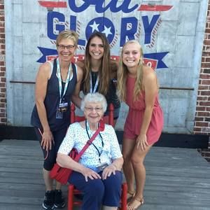 Meet your Posher, Elena